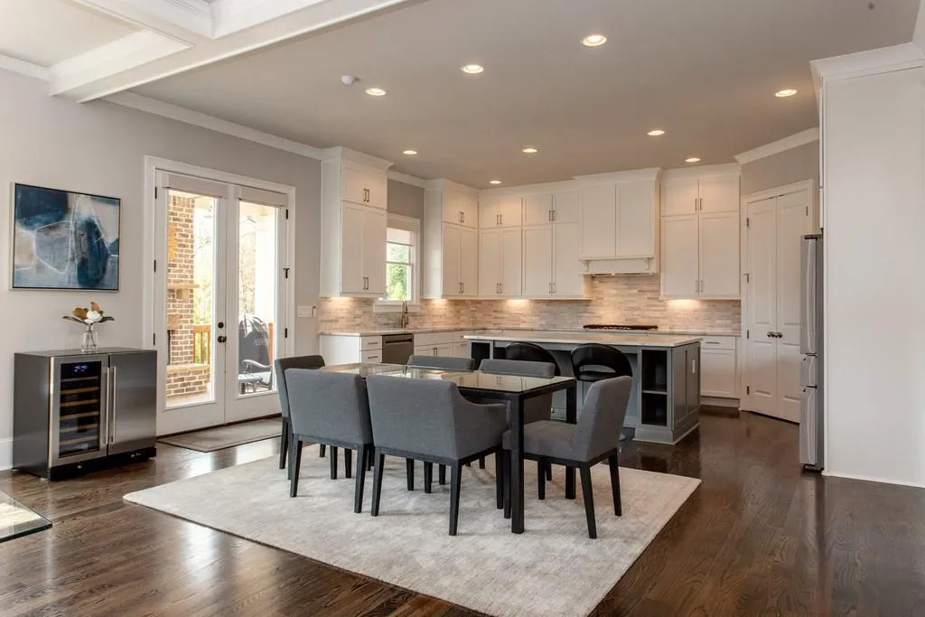 214 Belle Lane, Atlanta, Georgia 30328, 5 Bedrooms Bedrooms, ,5 BathroomsBathrooms,Residential,Sold,214 Belle Lane,6859602