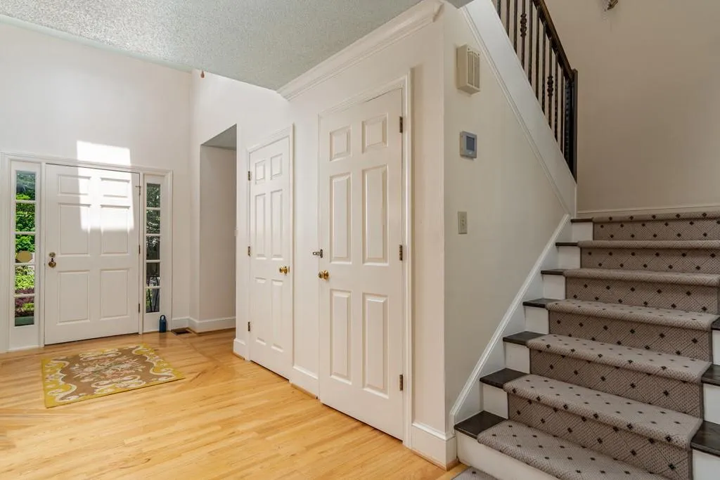 175 Inland Ridge Way, Sandy Springs, Georgia 30342, 5 Bedrooms Bedrooms, ,3 BathroomsBathrooms,Residential,Sold,175 Inland Ridge Way,6543061