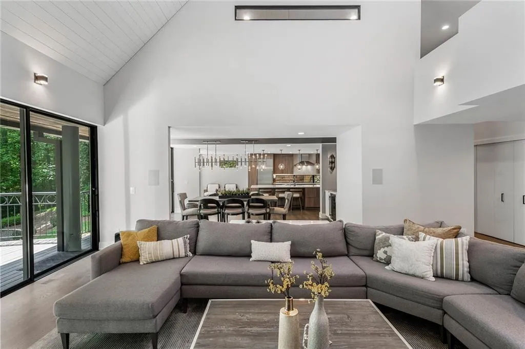 4845 Tanglewood Court, Atlanta, Georgia 30327, 5 Bedrooms Bedrooms, ,3 BathroomsBathrooms,Residential,Sold,4845 Tanglewood Court,7080957