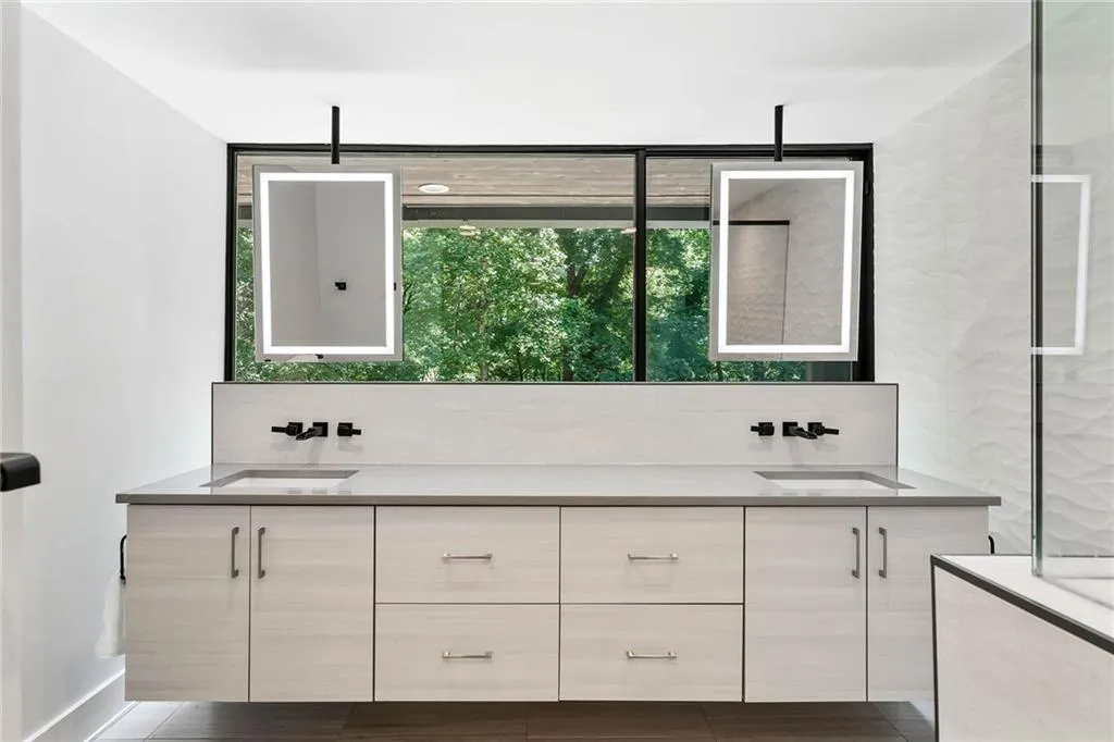 4845 Tanglewood Court, Atlanta, Georgia 30327, 5 Bedrooms Bedrooms, ,3 BathroomsBathrooms,Residential,Sold,4845 Tanglewood Court,7080957