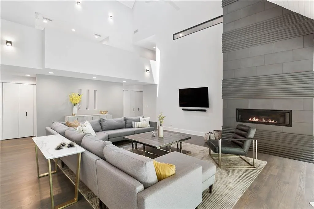 4845 Tanglewood Court, Atlanta, Georgia 30327, 5 Bedrooms Bedrooms, ,3 BathroomsBathrooms,Residential,Sold,4845 Tanglewood Court,7080957