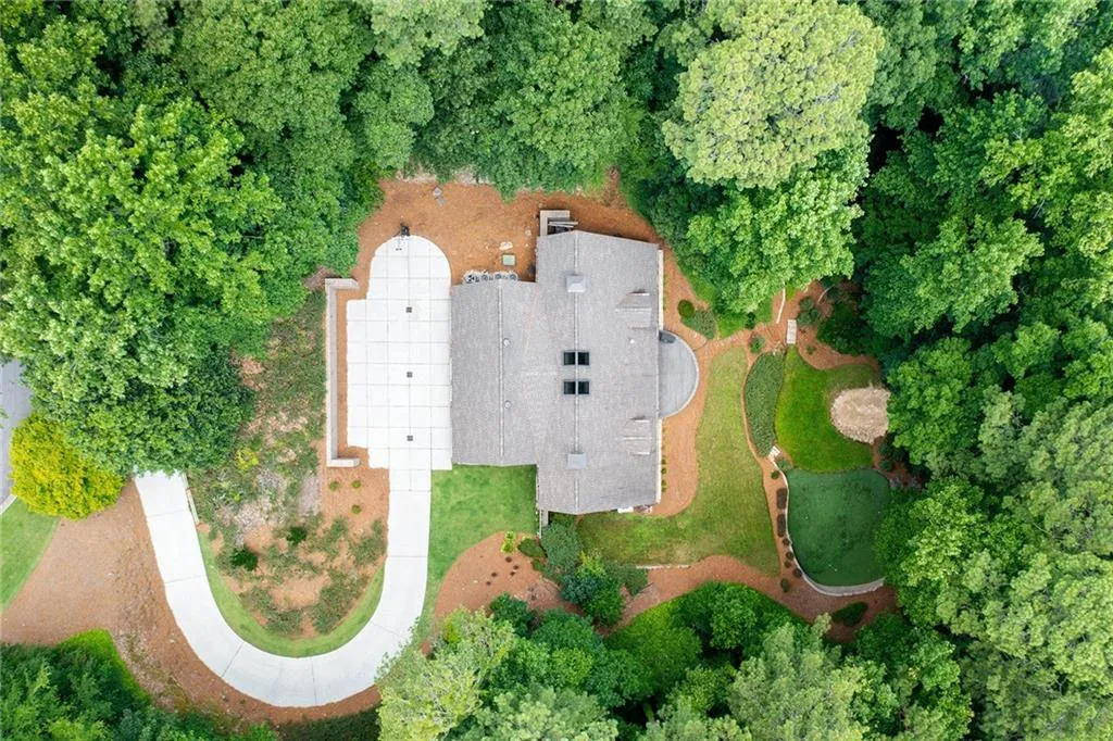 4845 Tanglewood Court, Atlanta, Georgia 30327, 5 Bedrooms Bedrooms, ,3 BathroomsBathrooms,Residential,Sold,4845 Tanglewood Court,7080957