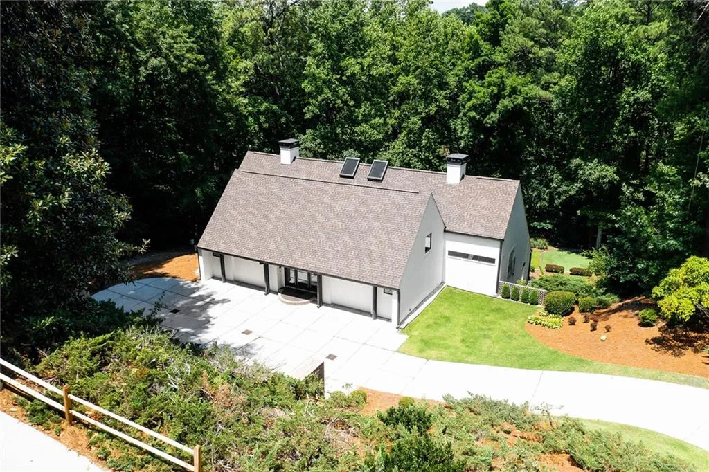 4845 Tanglewood Court, Atlanta, Georgia 30327, 5 Bedrooms Bedrooms, ,3 BathroomsBathrooms,Residential,Sold,4845 Tanglewood Court,7080957