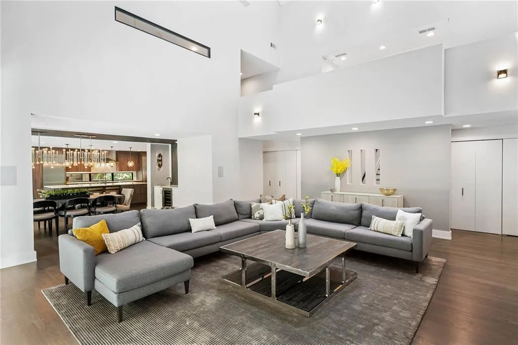 4845 Tanglewood Court, Atlanta, Georgia 30327, 5 Bedrooms Bedrooms, ,3 BathroomsBathrooms,Residential,Sold,4845 Tanglewood Court,7080957