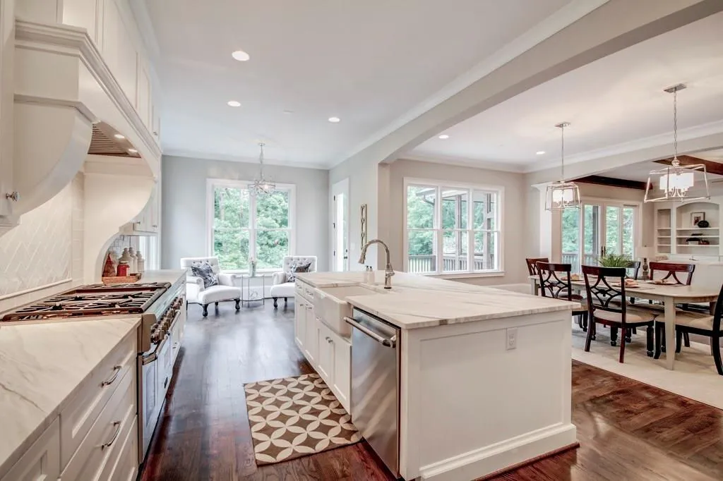 4726 E Conway Drive Nw, Atlanta, Georgia 30327, 5 Bedrooms Bedrooms, ,5 BathroomsBathrooms,Residential,Sold,4726 E Conway Drive Nw,5695278