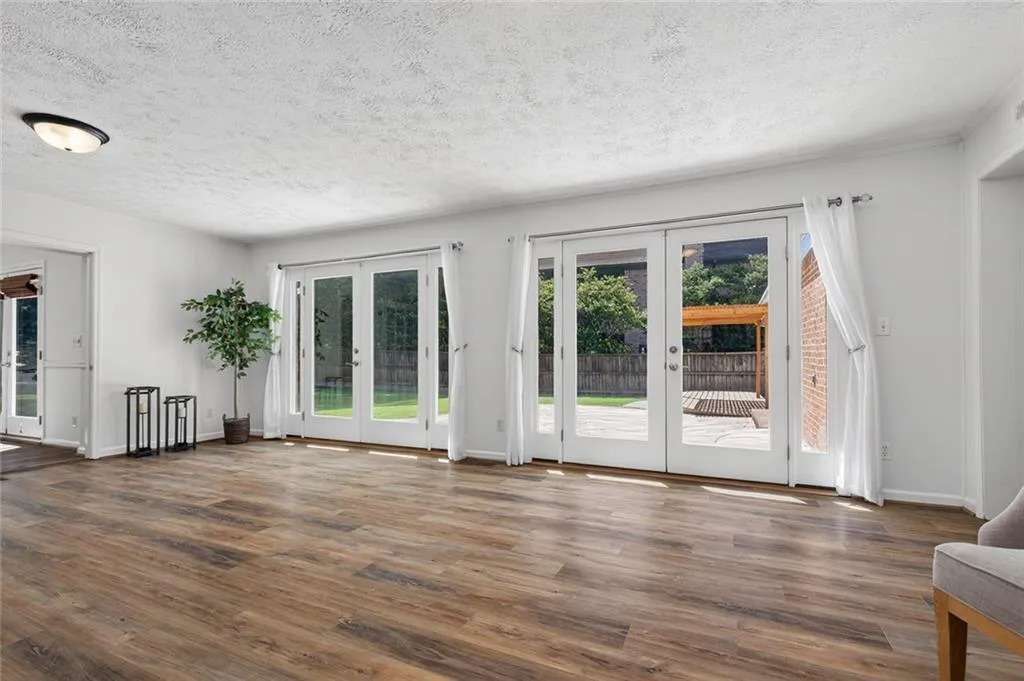Atlanta, Georgia 30328, 4 Bedrooms Bedrooms, ,2 BathroomsBathrooms,Residential,For Sale,7744052