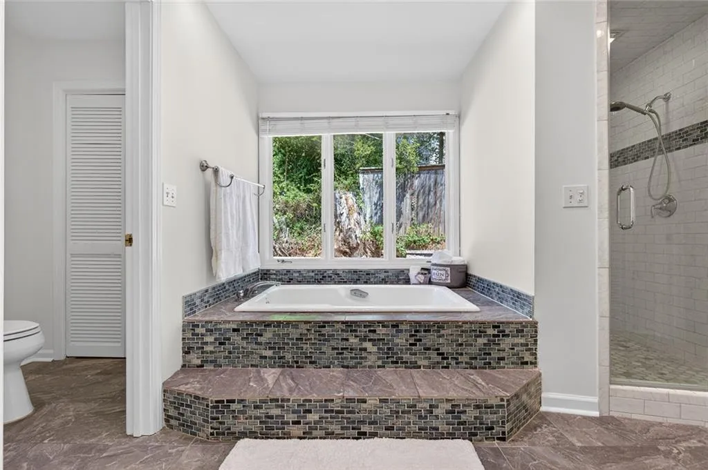 Atlanta, Georgia 30328, 4 Bedrooms Bedrooms, ,2 BathroomsBathrooms,Residential,For Sale,7744052