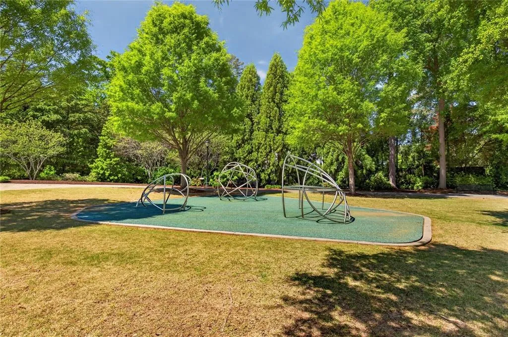 Atlanta, Georgia 30328, 4 Bedrooms Bedrooms, ,2 BathroomsBathrooms,Residential,For Sale,7744052