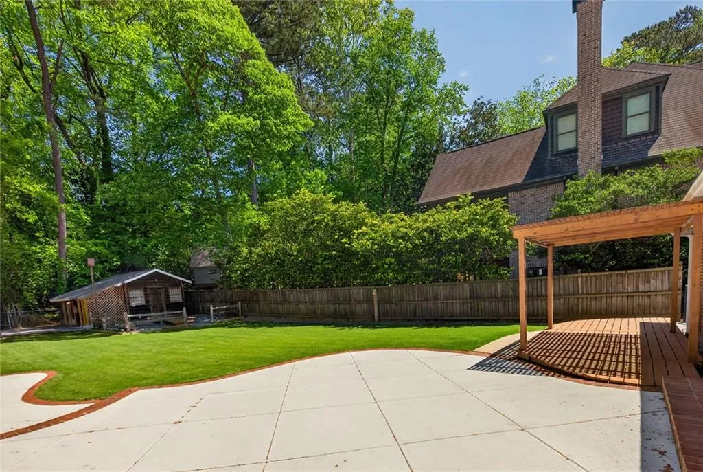 Atlanta, Georgia 30328, 4 Bedrooms Bedrooms, ,2 BathroomsBathrooms,Residential,For Sale,7744052