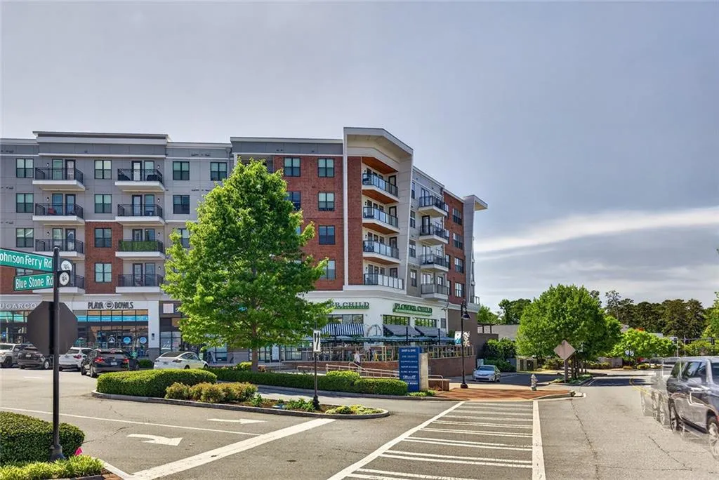 Atlanta, Georgia 30328, 4 Bedrooms Bedrooms, ,2 BathroomsBathrooms,Residential,For Sale,7744052