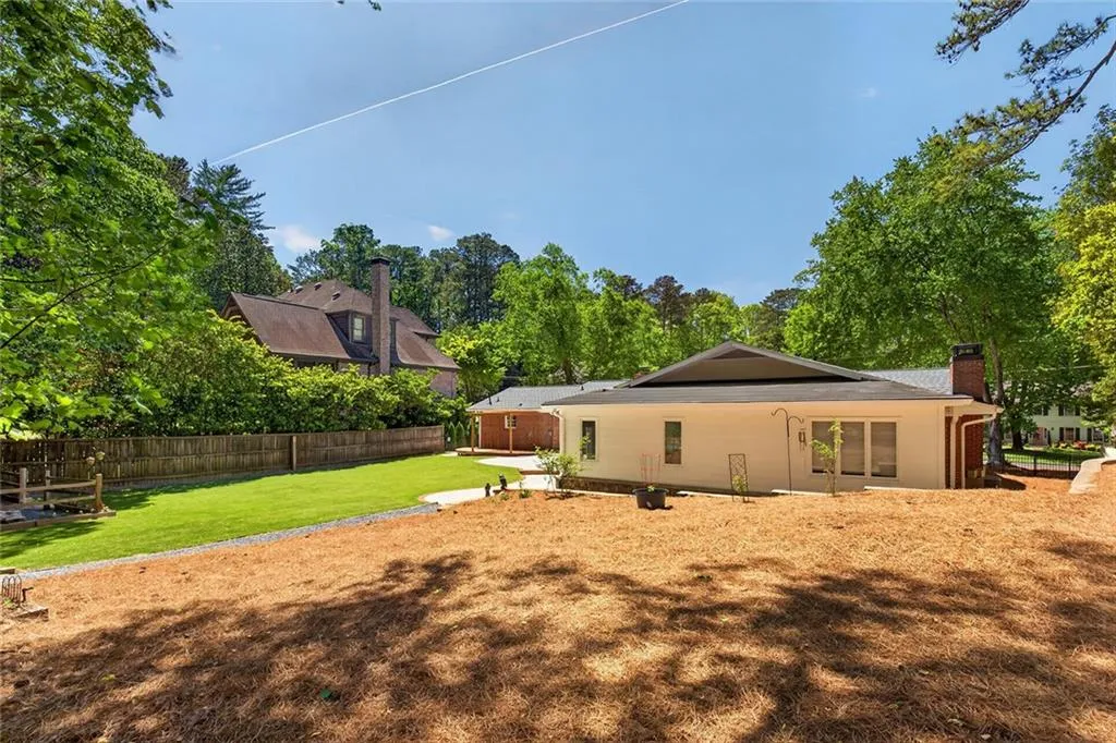 Atlanta, Georgia 30328, 4 Bedrooms Bedrooms, ,2 BathroomsBathrooms,Residential,For Sale,7744052