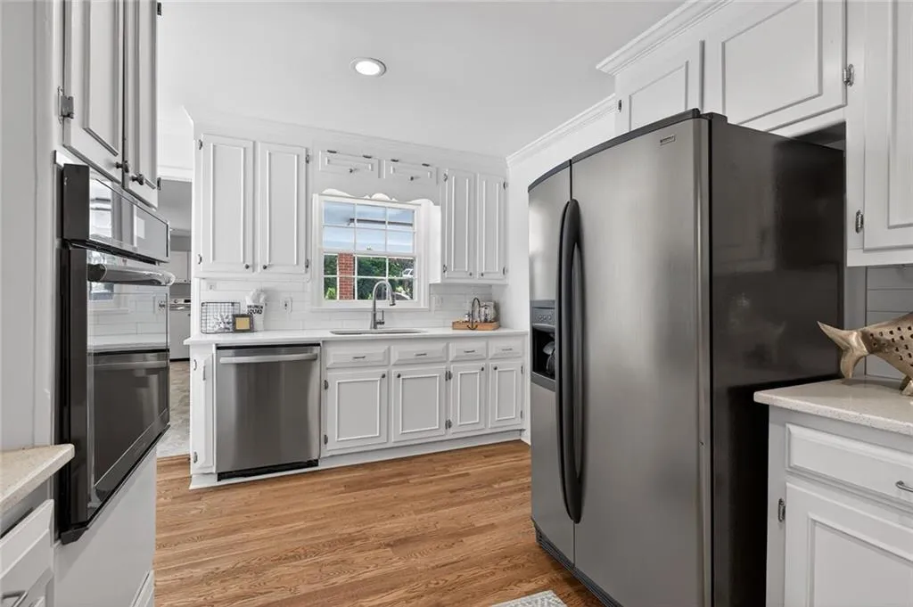 Atlanta, Georgia 30328, 4 Bedrooms Bedrooms, ,2 BathroomsBathrooms,Residential,For Sale,7744052