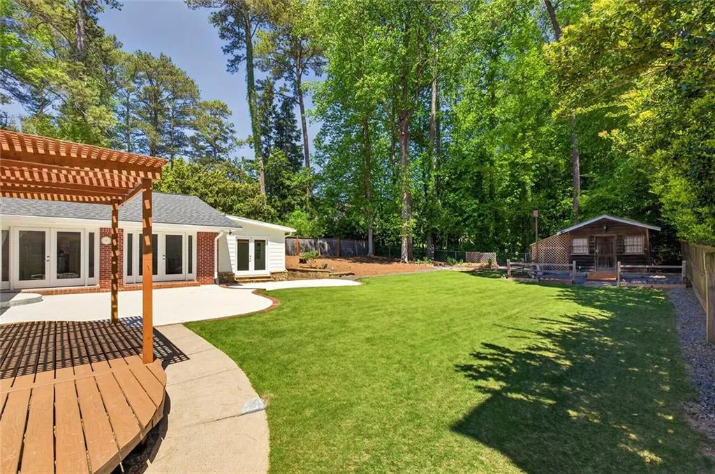 Atlanta, Georgia 30328, 4 Bedrooms Bedrooms, ,2 BathroomsBathrooms,Residential,For Sale,7744052