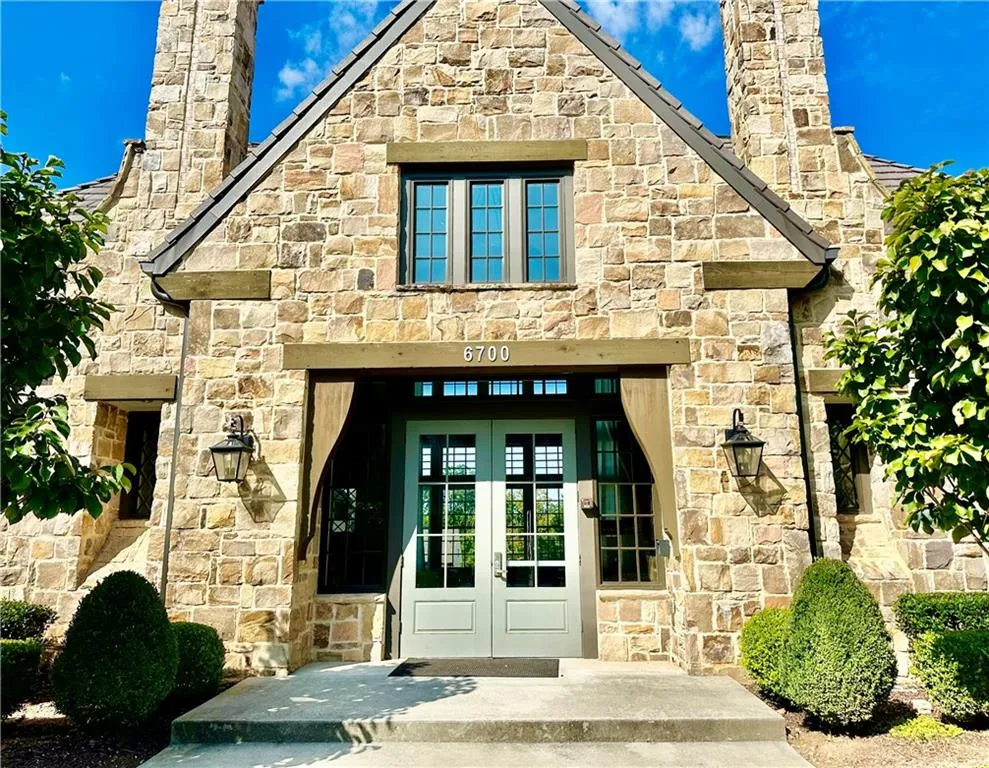 6723 Encore Boulevard, Sandy Springs, Georgia 30328, 3 Bedrooms Bedrooms, ,3 BathroomsBathrooms,Residential,Sold,6723 Encore Boulevard,7448421