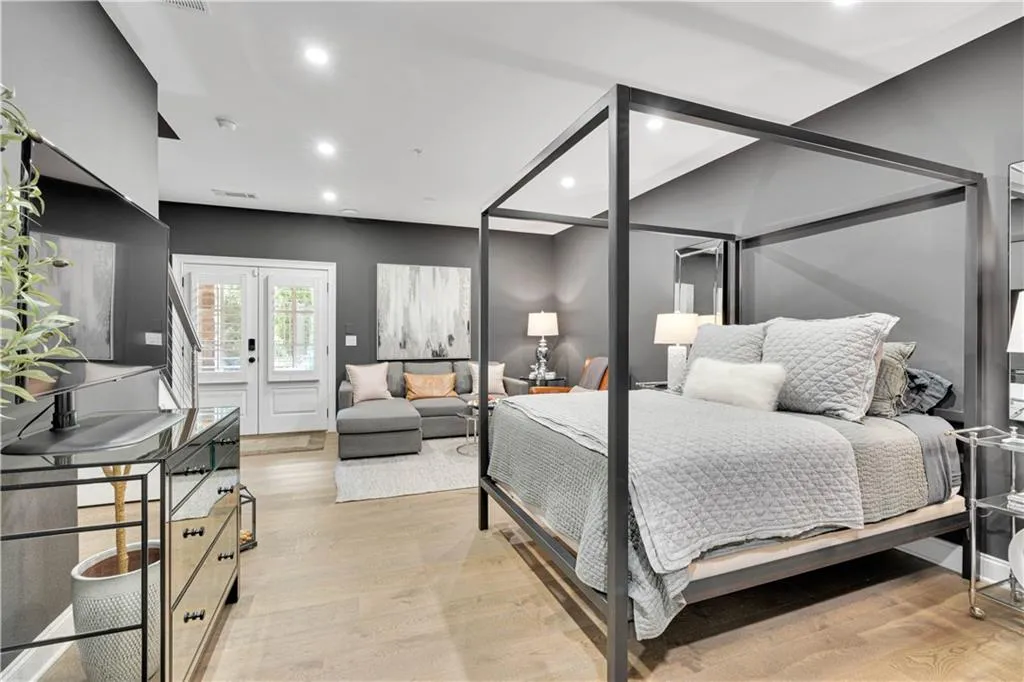 6723 Encore Boulevard, Sandy Springs, Georgia 30328, 3 Bedrooms Bedrooms, ,3 BathroomsBathrooms,Residential,Sold,6723 Encore Boulevard,7448421