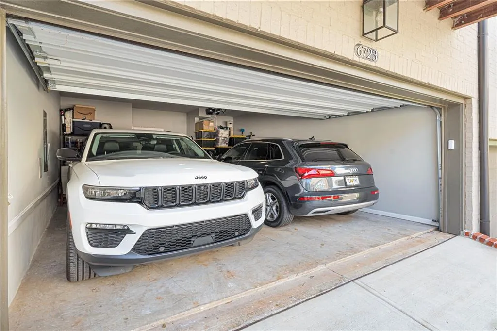 6723 Encore Boulevard, Sandy Springs, Georgia 30328, 3 Bedrooms Bedrooms, ,3 BathroomsBathrooms,Residential,Sold,6723 Encore Boulevard,7448421