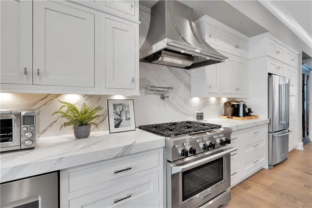 6723 Encore Boulevard, Sandy Springs, Georgia 30328, 3 Bedrooms Bedrooms, ,3 BathroomsBathrooms,Residential,Sold,6723 Encore Boulevard,7448421