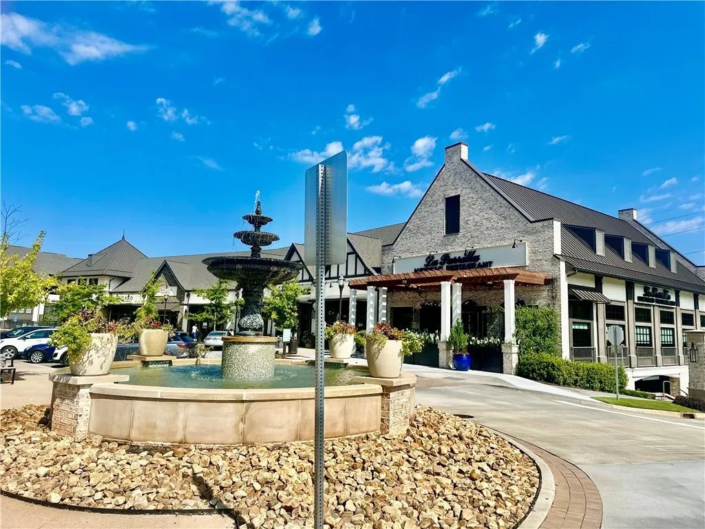 6723 Encore Boulevard, Sandy Springs, Georgia 30328, 3 Bedrooms Bedrooms, ,3 BathroomsBathrooms,Residential,Sold,6723 Encore Boulevard,7448421