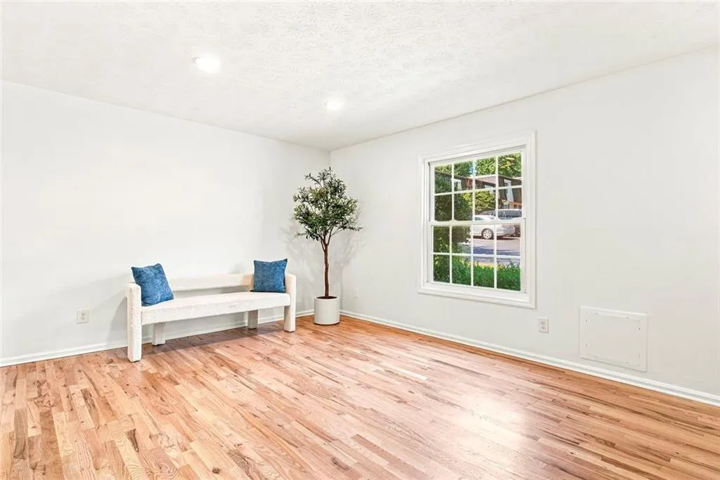 6304 Park Avenue Unit D3, Sandy Springs, Georgia 30342, 3 Bedrooms Bedrooms, 0 ,2 BathroomsBathrooms,Residential,For Sale,6304 Park Avenue Unit D3,7828675