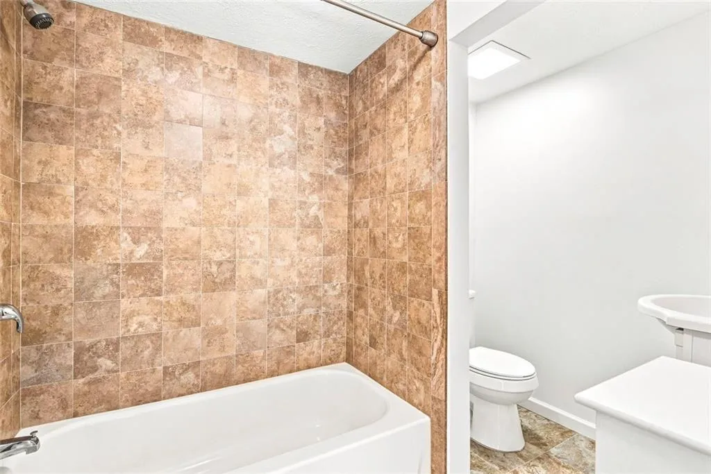 6304 Park Avenue Unit D3, Sandy Springs, Georgia 30342, 3 Bedrooms Bedrooms, 0 ,2 BathroomsBathrooms,Residential,For Sale,6304 Park Avenue Unit D3,7828675