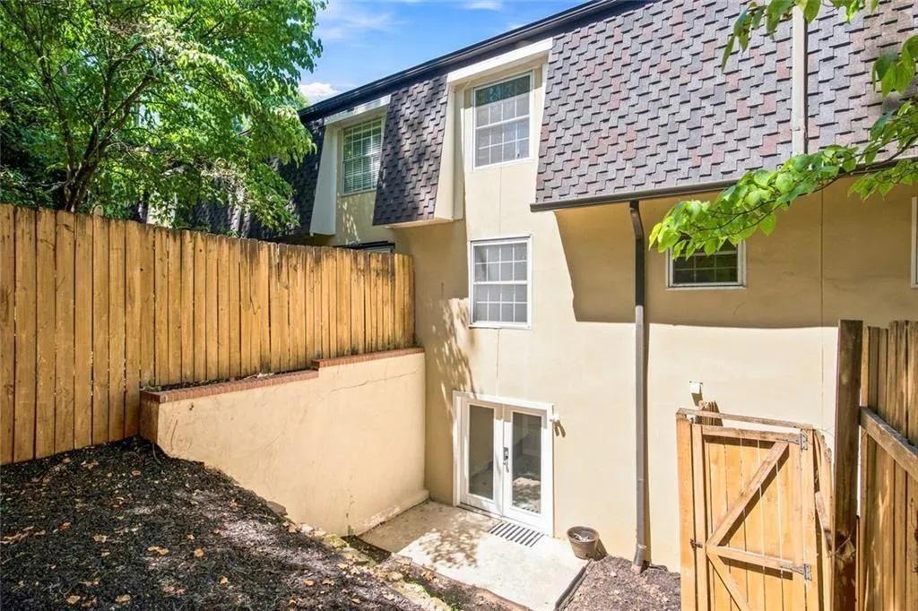 6304 Park Avenue Unit D3, Sandy Springs, Georgia 30342, 3 Bedrooms Bedrooms, 0 ,2 BathroomsBathrooms,Residential,For Sale,6304 Park Avenue Unit D3,7828675