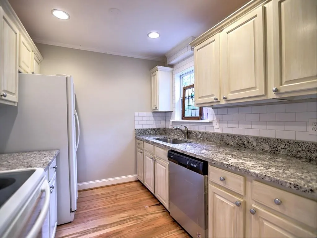 904 Brighton Point, Sandy Springs, Georgia 30328, 2 Bedrooms Bedrooms, ,2 BathroomsBathrooms,Residential,Sold,904 Brighton Point,6795749