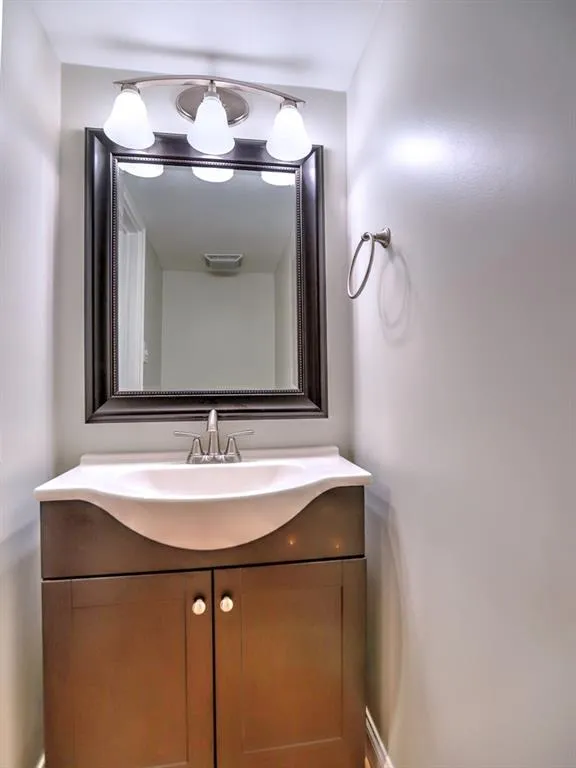 904 Brighton Point, Sandy Springs, Georgia 30328, 2 Bedrooms Bedrooms, ,2 BathroomsBathrooms,Residential,Sold,904 Brighton Point,6795749