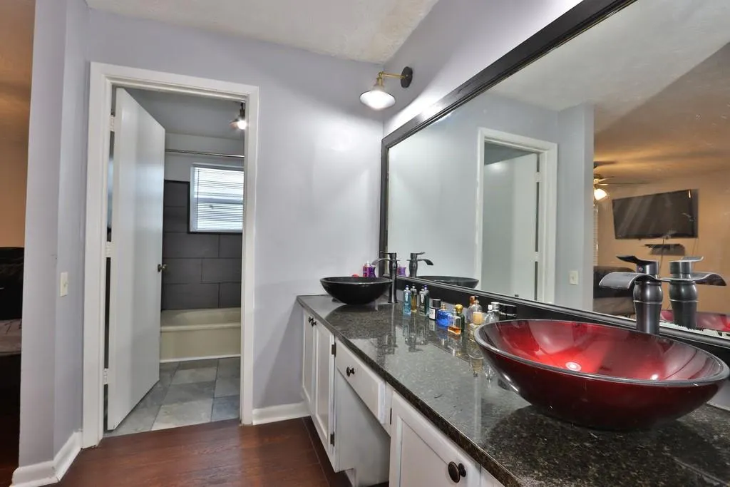 53 Dunwoody Springs Drive, Sandy Springs, Georgia 30328, 2 Bedrooms Bedrooms, ,2 BathroomsBathrooms,Residential,Sold,53 Dunwoody Springs Drive,6672741