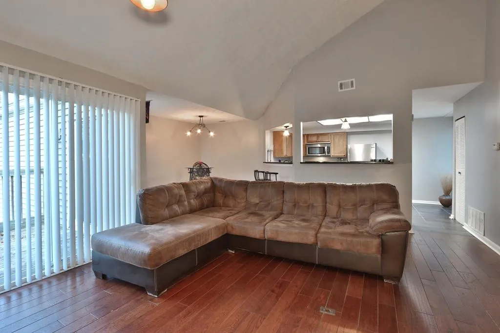 53 Dunwoody Springs Drive, Sandy Springs, Georgia 30328, 2 Bedrooms Bedrooms, ,2 BathroomsBathrooms,Residential,Sold,53 Dunwoody Springs Drive,6672741