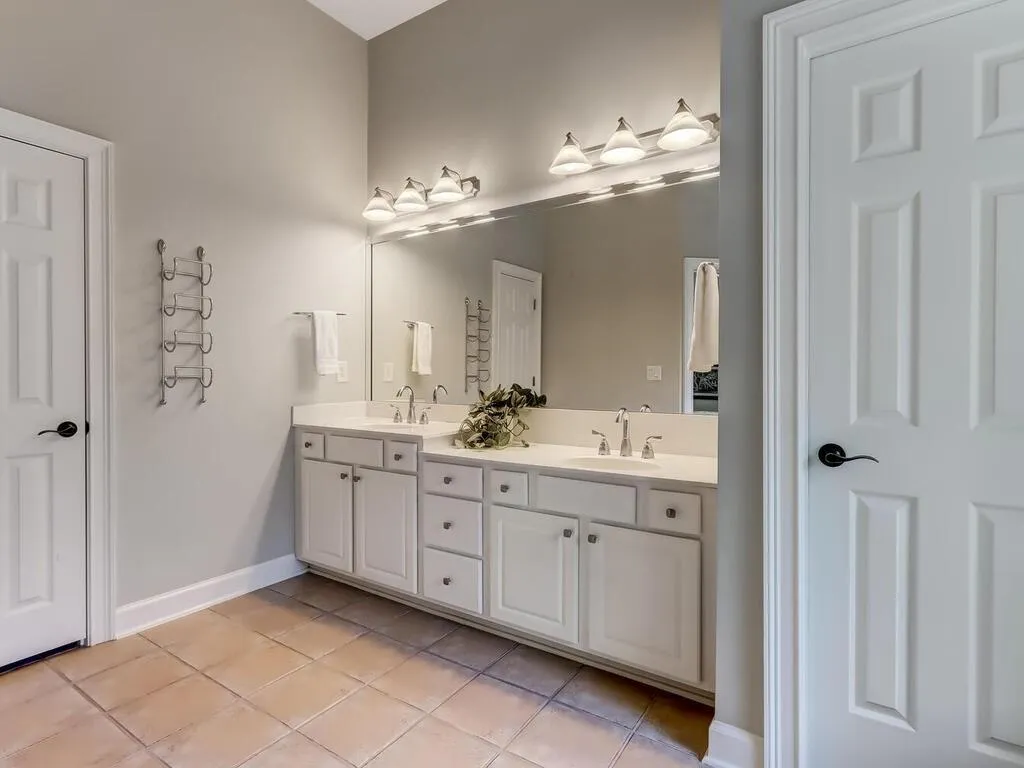 105 Trowbridge Road, Sandy Springs, Georgia 30350, 6 Bedrooms Bedrooms, ,5 BathroomsBathrooms,Residential,Sold,105 Trowbridge Road,7218234