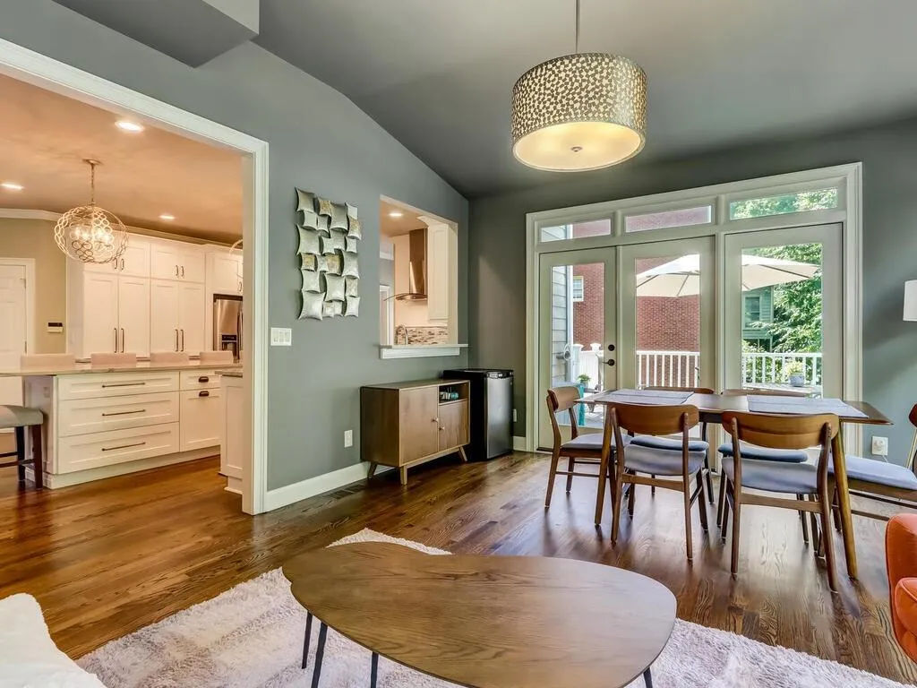 105 Trowbridge Road, Sandy Springs, Georgia 30350, 6 Bedrooms Bedrooms, ,5 BathroomsBathrooms,Residential,Sold,105 Trowbridge Road,7218234