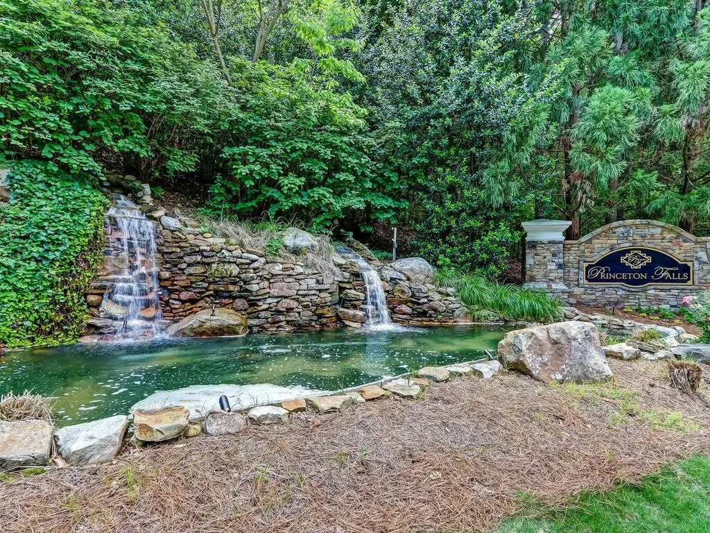 105 Trowbridge Road, Sandy Springs, Georgia 30350, 6 Bedrooms Bedrooms, ,5 BathroomsBathrooms,Residential,Sold,105 Trowbridge Road,7218234