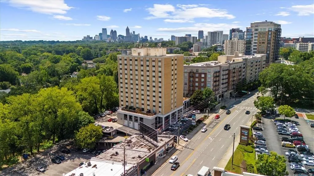 2285 Peachtree Road Ne Unit 709, Atlanta, Georgia 30309, 1 Bedroom Bedrooms, ,1 BathroomBathrooms,Residential,For Sale,2285 Peachtree Road Ne Unit 709,7628328
