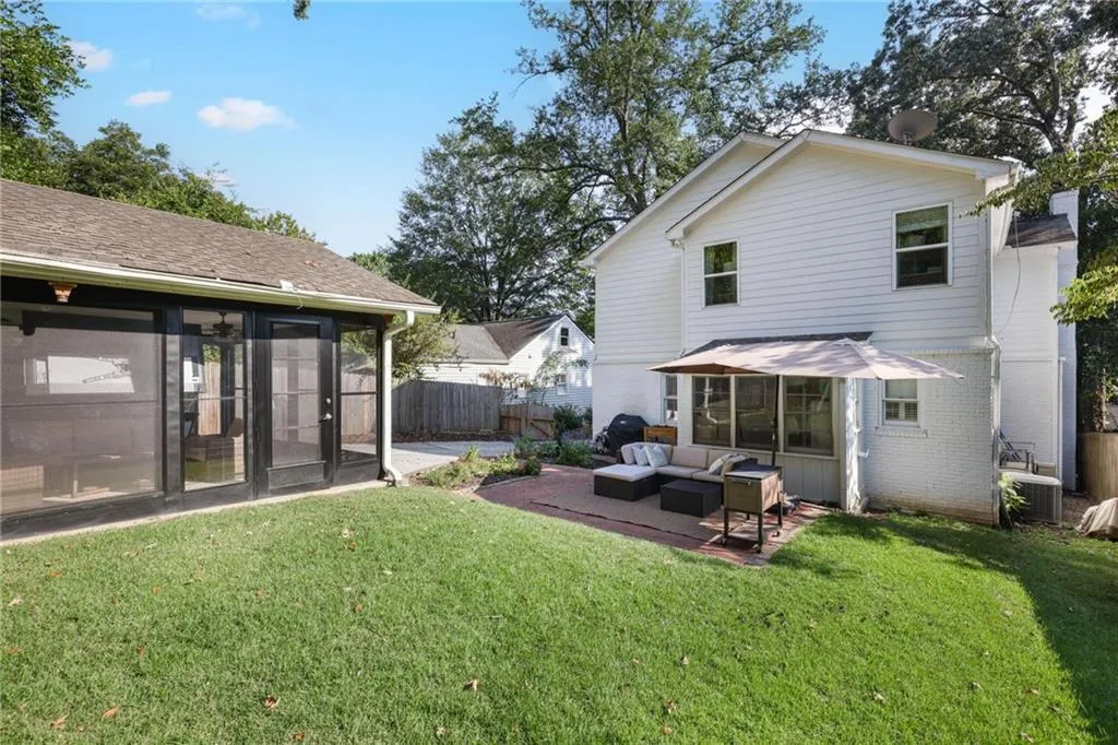 292 Eureka Drive Ne, Atlanta, Georgia 30305, 5 Bedrooms Bedrooms, ,3 BathroomsBathrooms,Residential,For Sale,292 Eureka Drive Ne,7654139