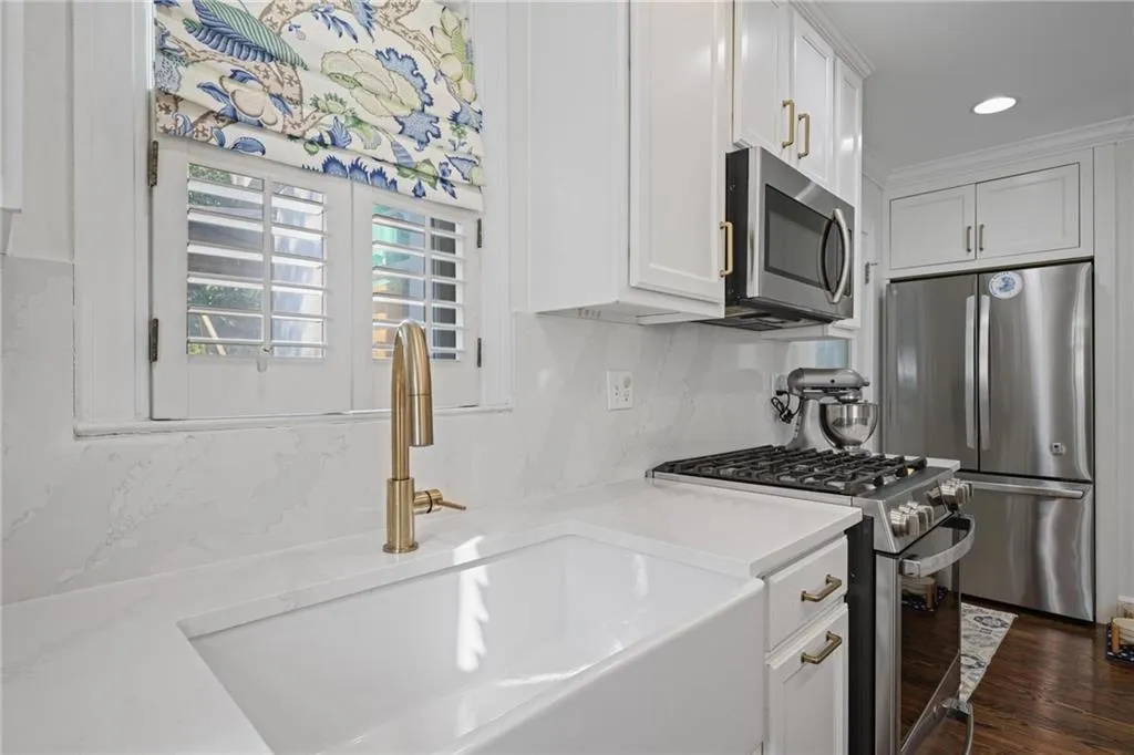 292 Eureka Drive Ne, Atlanta, Georgia 30305, 5 Bedrooms Bedrooms, ,3 BathroomsBathrooms,Residential,For Sale,292 Eureka Drive Ne,7654139