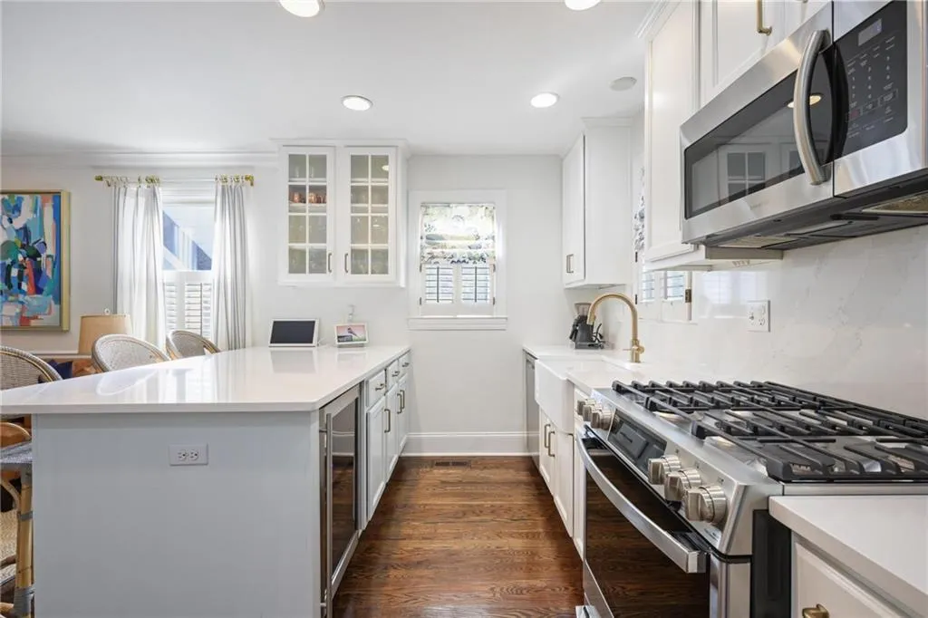 292 Eureka Drive Ne, Atlanta, Georgia 30305, 5 Bedrooms Bedrooms, ,3 BathroomsBathrooms,Residential,For Sale,292 Eureka Drive Ne,7654139