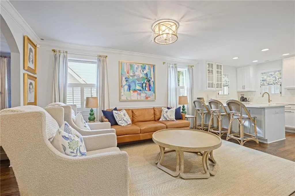 292 Eureka Drive Ne, Atlanta, Georgia 30305, 5 Bedrooms Bedrooms, ,3 BathroomsBathrooms,Residential,For Sale,292 Eureka Drive Ne,7654139