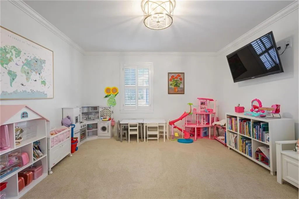 292 Eureka Drive Ne, Atlanta, Georgia 30305, 5 Bedrooms Bedrooms, ,3 BathroomsBathrooms,Residential,For Sale,292 Eureka Drive Ne,7654139