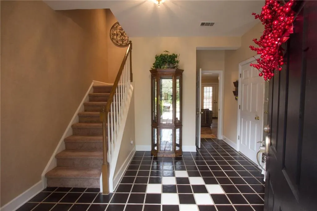 240 Dunwoody Creek Circle, Sandy Springs, Georgia 30350, 3 Bedrooms Bedrooms, ,2 BathroomsBathrooms,Residential,Sold,240 Dunwoody Creek Circle,5626088