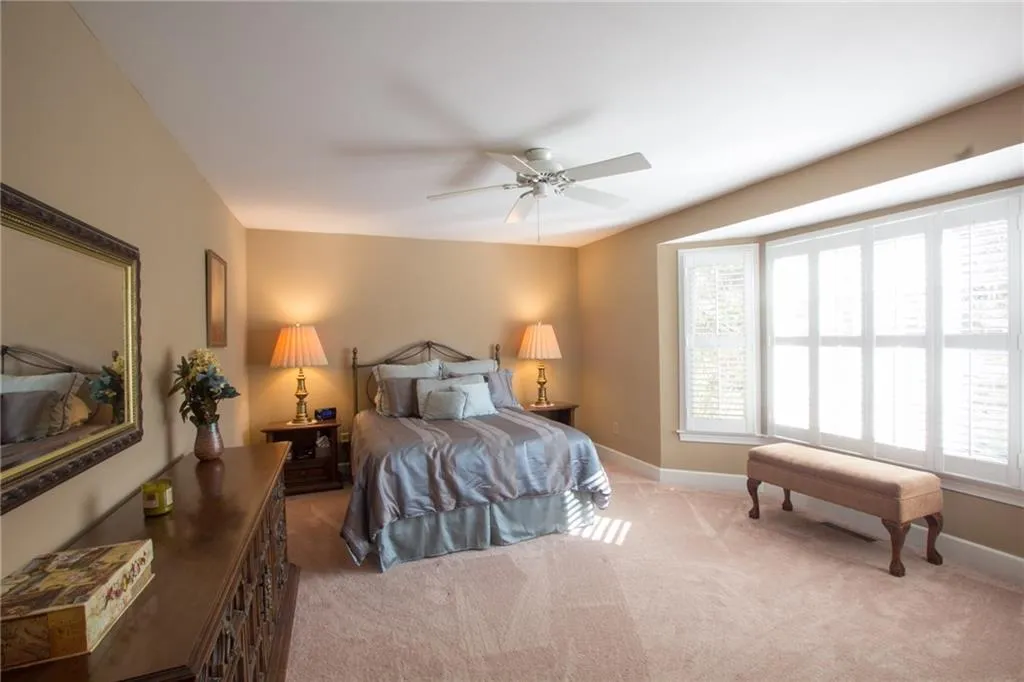 240 Dunwoody Creek Circle, Sandy Springs, Georgia 30350, 3 Bedrooms Bedrooms, ,2 BathroomsBathrooms,Residential,Sold,240 Dunwoody Creek Circle,5626088
