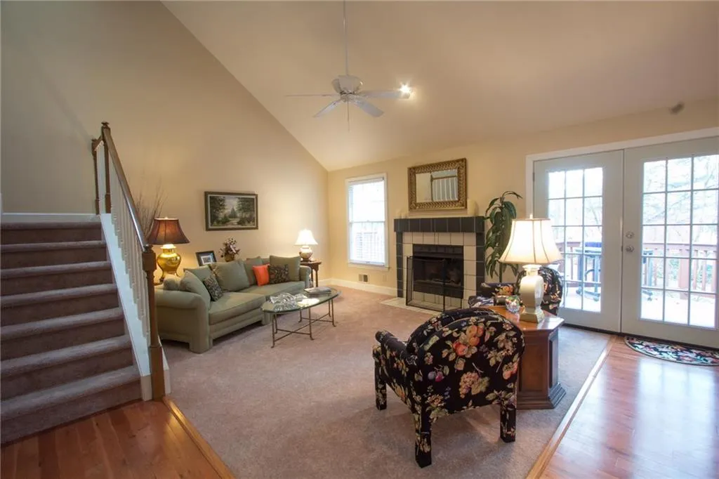 240 Dunwoody Creek Circle, Sandy Springs, Georgia 30350, 3 Bedrooms Bedrooms, ,2 BathroomsBathrooms,Residential,Sold,240 Dunwoody Creek Circle,5626088