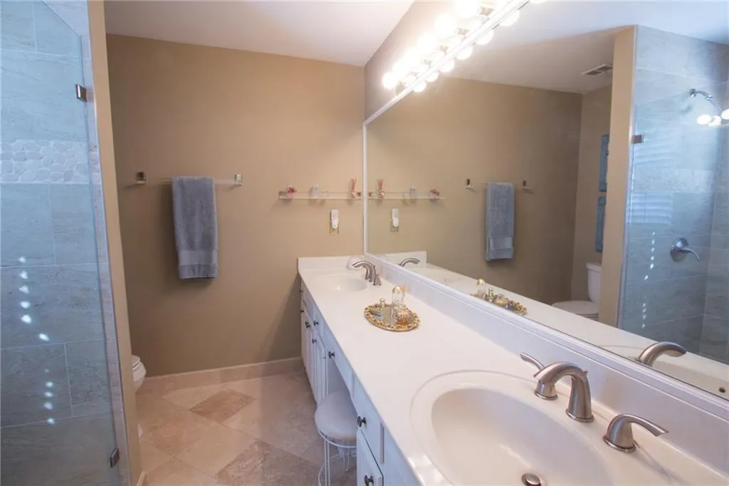 240 Dunwoody Creek Circle, Sandy Springs, Georgia 30350, 3 Bedrooms Bedrooms, ,2 BathroomsBathrooms,Residential,Sold,240 Dunwoody Creek Circle,5626088