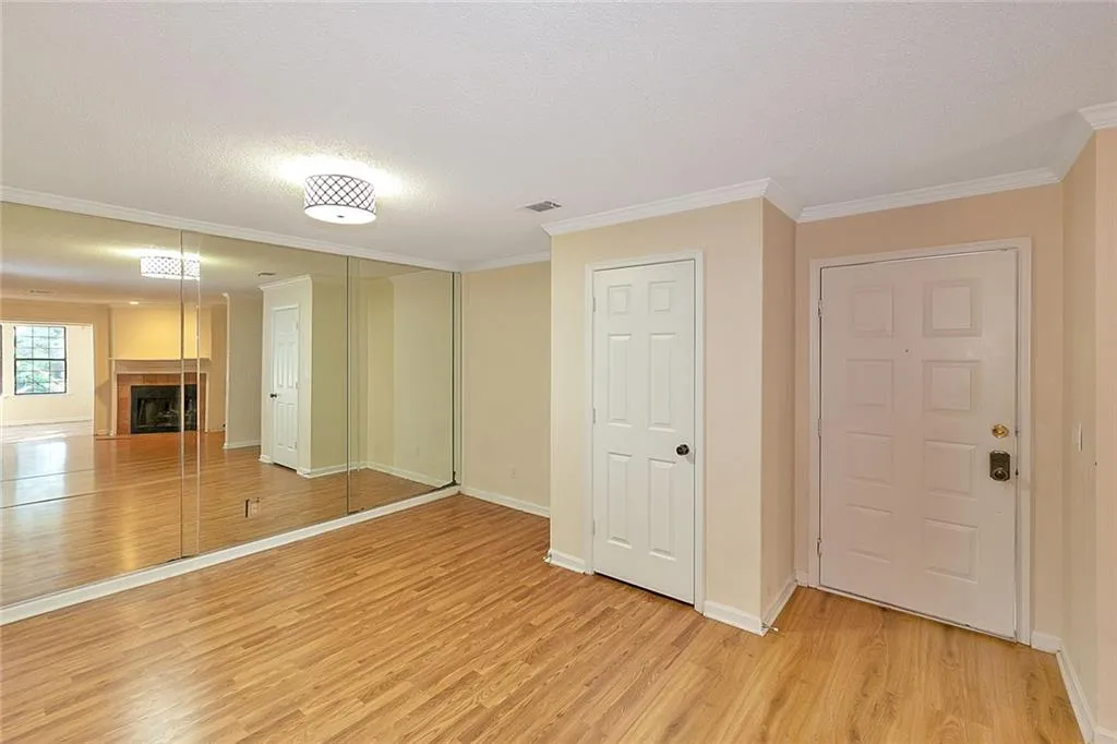 205 Barrington Hills Drive, Sandy Springs, Georgia 30350, 3 Bedrooms Bedrooms, ,2 BathroomsBathrooms,Residential,Sold,205 Barrington Hills Drive,6793489
