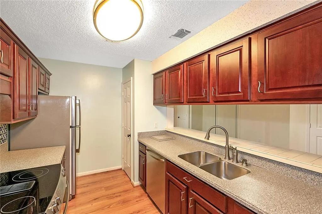 205 Barrington Hills Drive, Sandy Springs, Georgia 30350, 3 Bedrooms Bedrooms, ,2 BathroomsBathrooms,Residential,Sold,205 Barrington Hills Drive,6793489