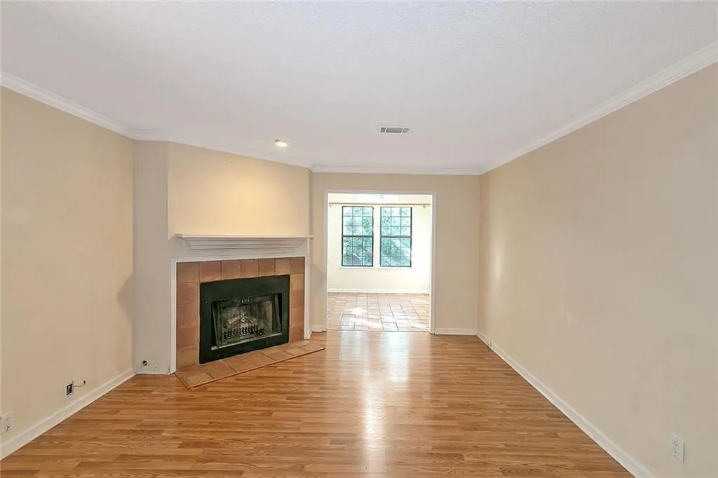 205 Barrington Hills Drive, Sandy Springs, Georgia 30350, 3 Bedrooms Bedrooms, ,2 BathroomsBathrooms,Residential,Sold,205 Barrington Hills Drive,6793489