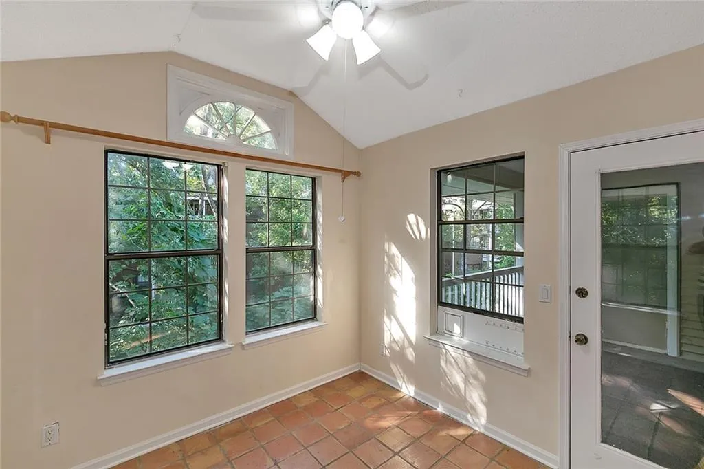 205 Barrington Hills Drive, Sandy Springs, Georgia 30350, 3 Bedrooms Bedrooms, ,2 BathroomsBathrooms,Residential,Sold,205 Barrington Hills Drive,6793489