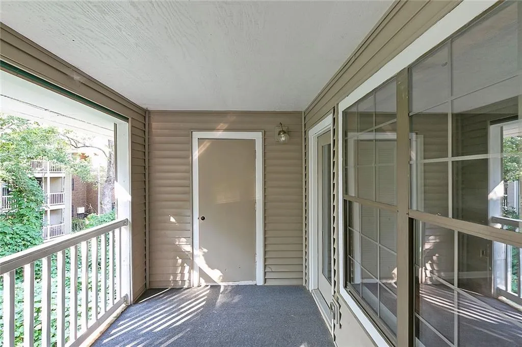205 Barrington Hills Drive, Sandy Springs, Georgia 30350, 3 Bedrooms Bedrooms, ,2 BathroomsBathrooms,Residential,Sold,205 Barrington Hills Drive,6793489