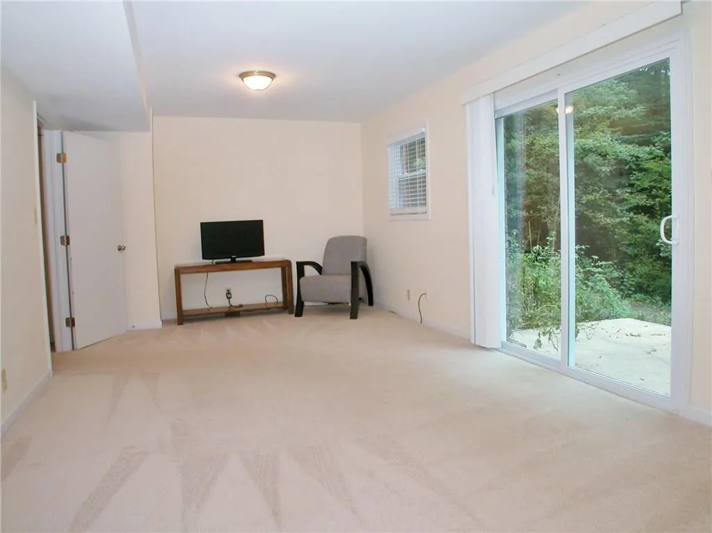 521 Hammond Drive, Atlanta, Georgia 30328, 4 Bedrooms Bedrooms, ,3 BathroomsBathrooms,Residential,Sold,521 Hammond Drive,5602853