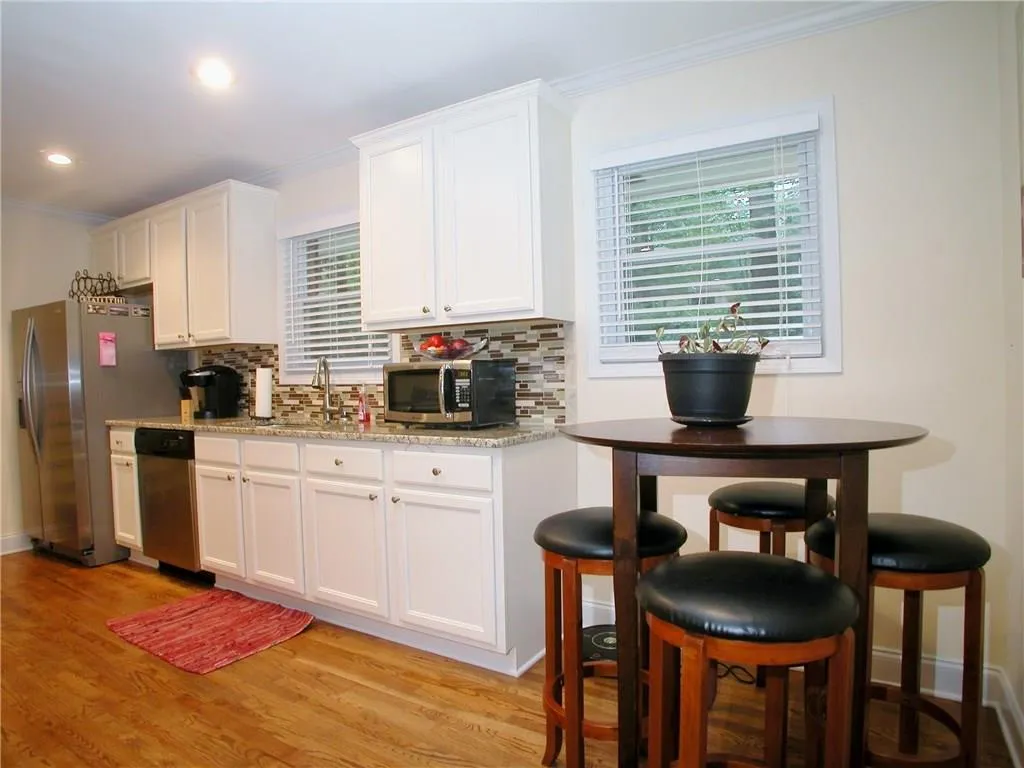 521 Hammond Drive, Atlanta, Georgia 30328, 4 Bedrooms Bedrooms, ,3 BathroomsBathrooms,Residential,Sold,521 Hammond Drive,5602853