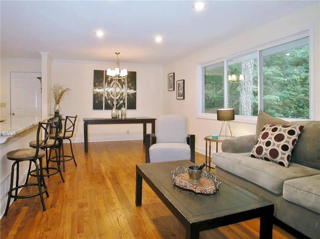 521 Hammond Drive, Atlanta, Georgia 30328, 4 Bedrooms Bedrooms, ,3 BathroomsBathrooms,Residential,Sold,521 Hammond Drive,5602853